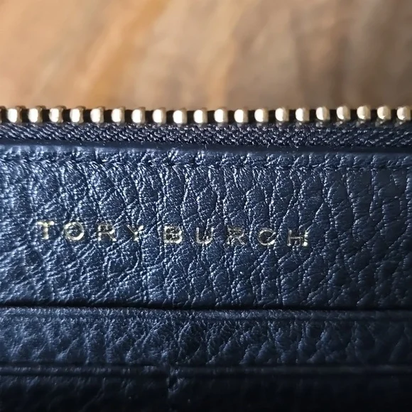 Tory Burch Women's 141004 Pebbled Leather Britten Zip Continental Wallet (Black) - Picture 5 of 11